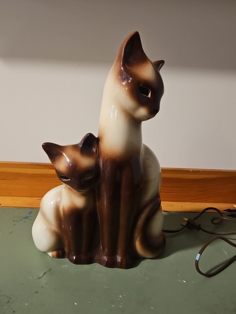 VINTAGE 1950's Howard Kron Ceramic Siamese Cat Figurine Lamp